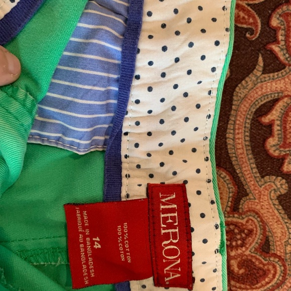 Cute green shorts - Picture 2 of 3